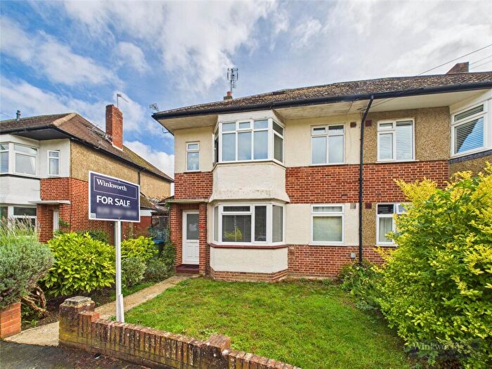 2 Bedroom Semi-Detached House For Sale In Warwick Road, Thames Ditton, United Kingdom, KT7
