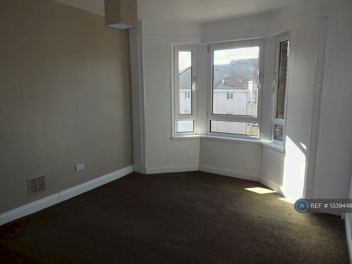 1 Bedroom Flat To Rent In Maxwellton Street, Paisley, PA1