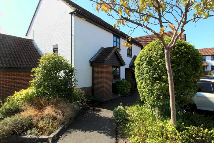 2 Bedroom End Of Terrace House To Rent In Englefield Close, Englefield Green, Egham, TW20