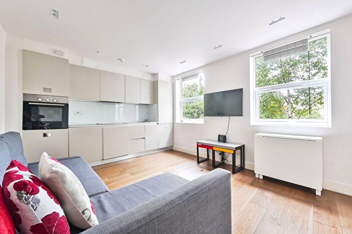 1 Bedroom Flat To Rent In Uxbridge Road, Shepherd's Bush, London, W12