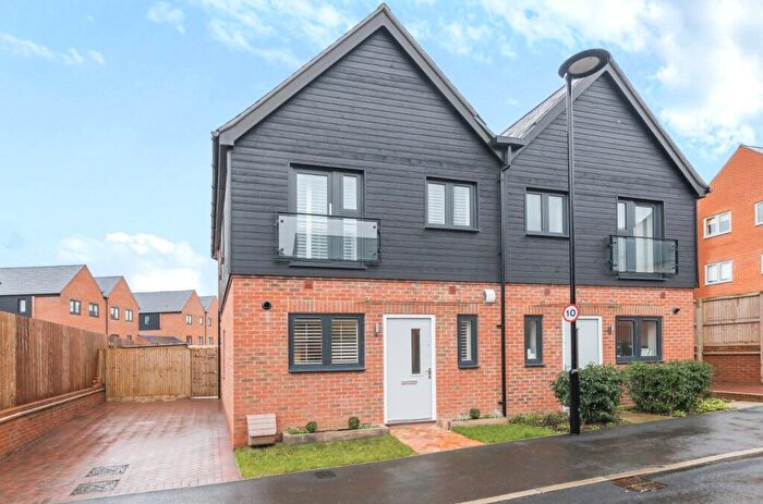 2 Bedroom Semi Detached House To Rent In Granadiers Road, Winchester, Hampshire, SO22