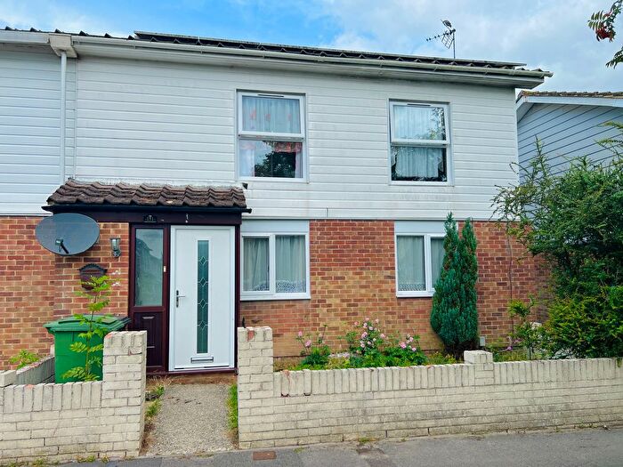 3 Bedroom End Of Terrace House For Sale In Warwick Road, Basingstoke, RG23