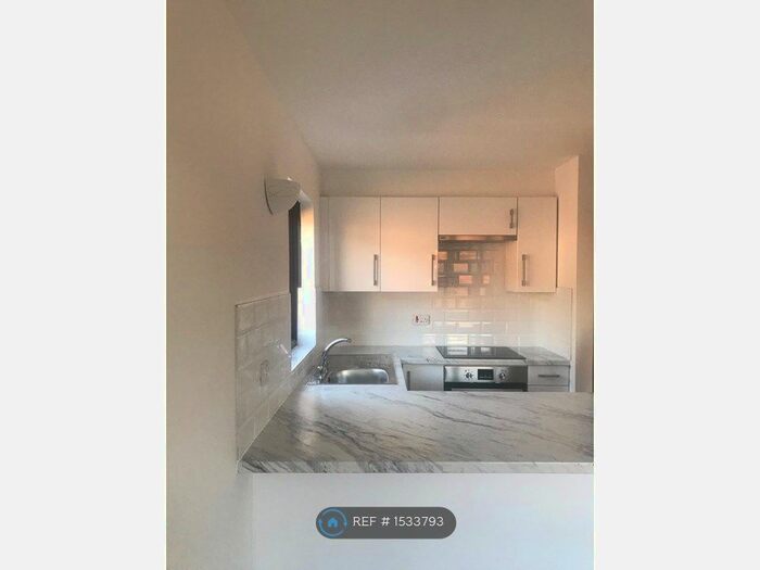 1 Bedroom Flat To Rent In Veronica Gardens, London, SW16