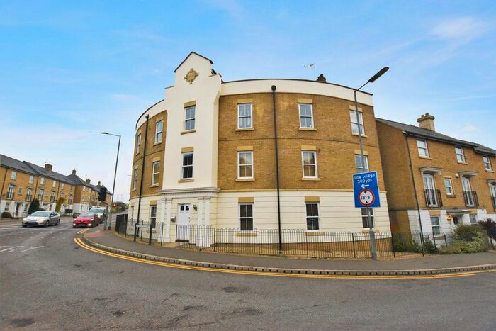 2 Bedroom Flat To Rent In Trinovantian Way, Braintree CM7
