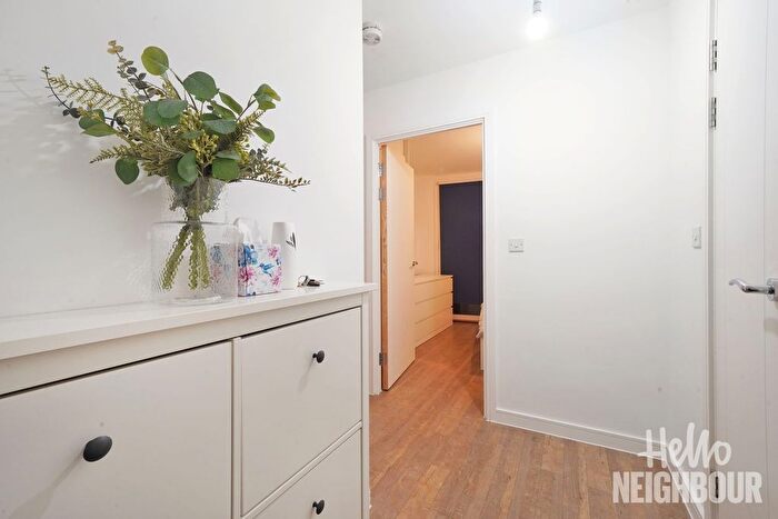 1 Bedroom Flat To Rent In Royal Court, Connersville Way, Croydon, CR0