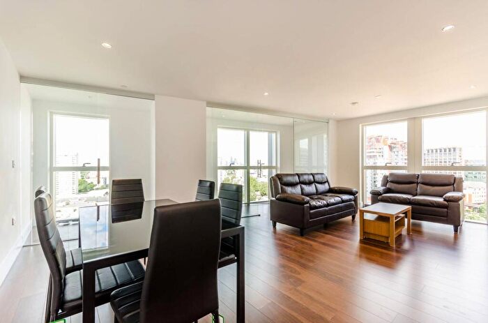3 Bedroom Flat To Rent In Talisman Tower, Canary Wharf, London, E14