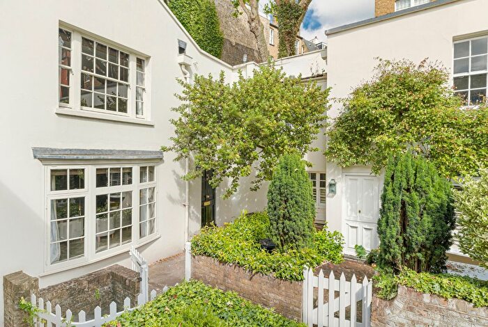 2 Bedroom Town House For Sale In Bourne Street, Belgravia, London, United Kingdom, Belgravia, SW1W