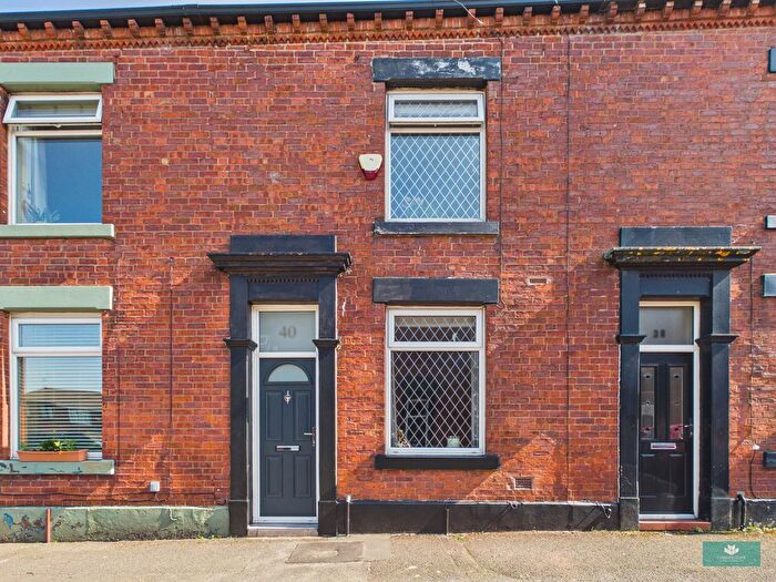 2 Bedroom Mews For Sale In Lyon Street, Shaw, OL2