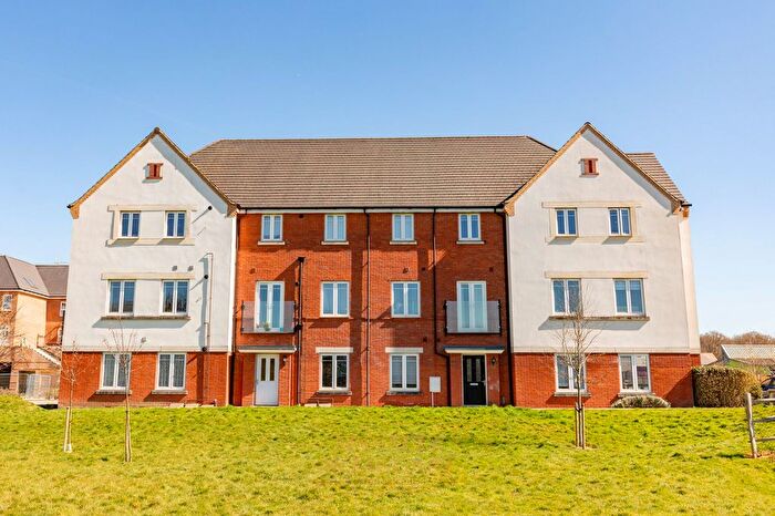 2 Bedroom Flat For Sale In Somerley Drive, Crawley, RH10