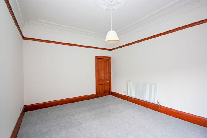 4 Bedroom Flat To Rent In Turnberry Road, Glasgow, G11