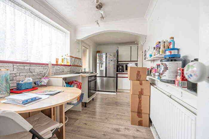 3 Bedroom Terraced House For Sale In Porlock Road, Southampton, SO16