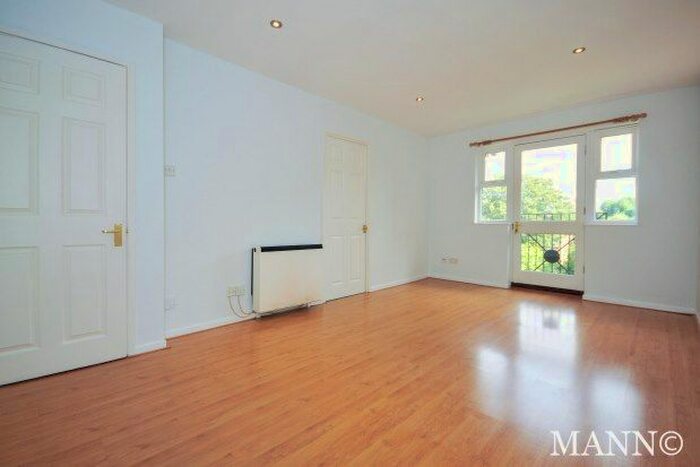 1 Bedroom Flat To Rent In Silverdale, London, SE26