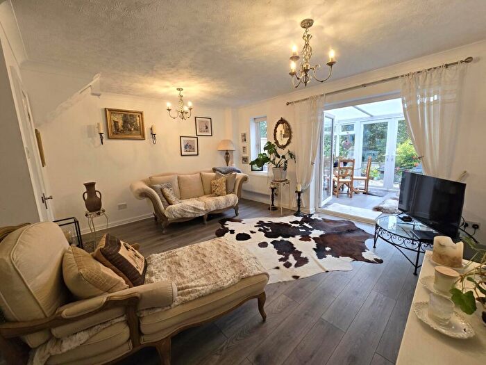 3 Bedroom Terraced House For Sale In Ashdown Fields, Chartham, CT4