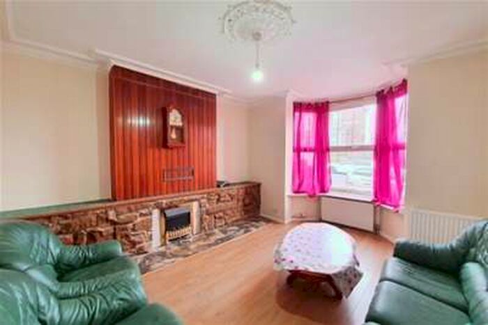 3 Bedroom House To Rent In Nottingham Street, Sheffield, S3