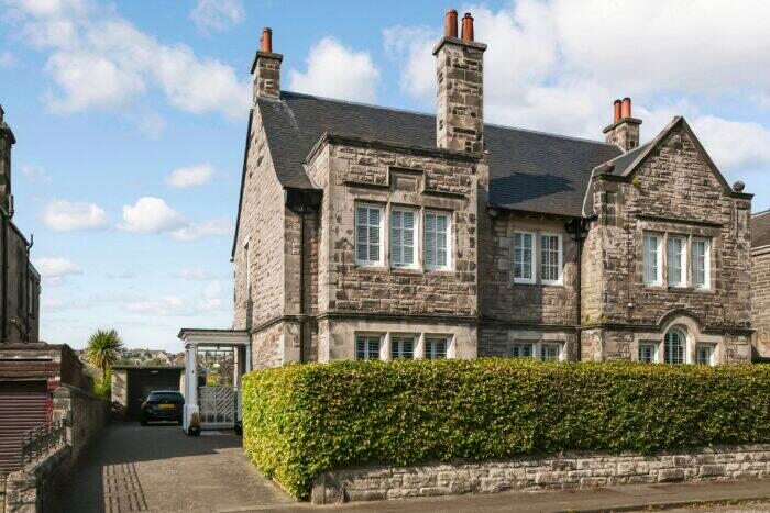 3 Bedroom Flat For Sale In Transy Place, Dunfermline, KY12