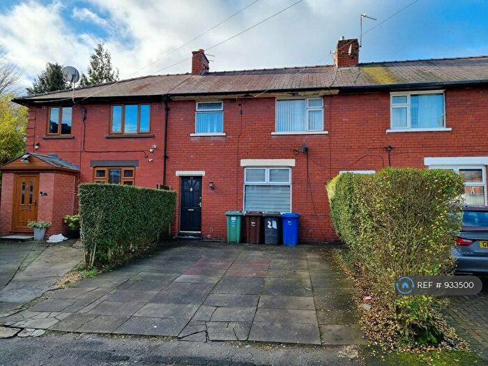 3 Bedroom Terraced House To Rent In Stirling Grove, Whitefield, M45