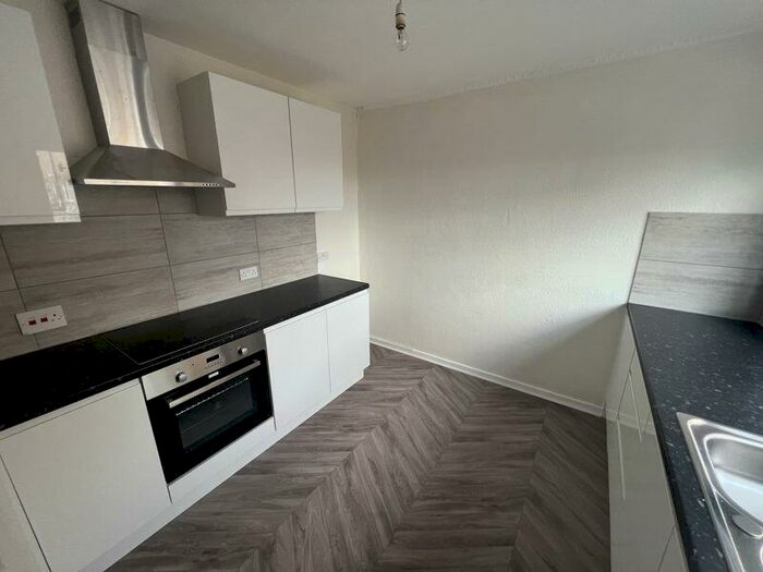 2 Bedroom Maisonette To Rent In West Road, Shoeburyness, SS3