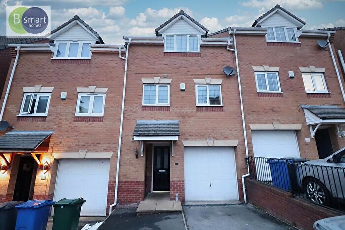 3 Bedroom Town House For Sale In Hills Close, Mexborough, S64