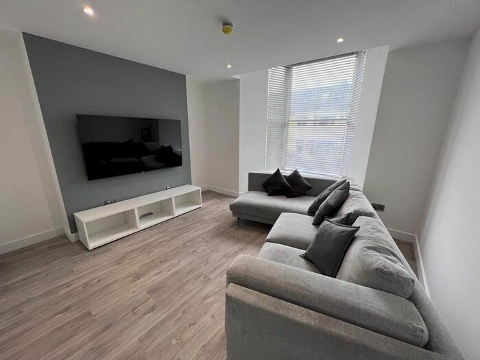 6 Bedroom Terraced House To Rent In King Edwards Road, Swansea, SA1