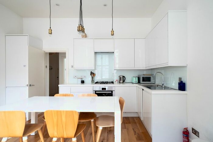 2 Bedroom Flat To Rent In Marylands Road, London, W9