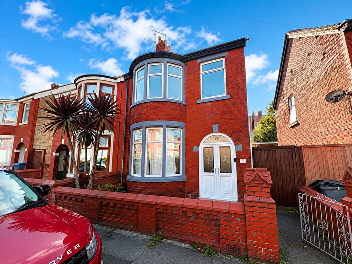 4 Bedroom Semi-Detached House For Sale In Collingwood Avenue, Blackpool, FY3