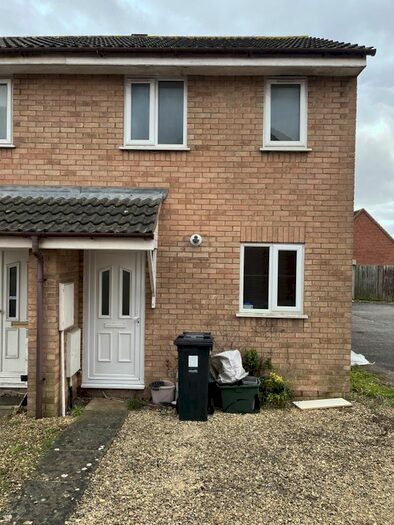 1 Bedroom End Of Terrace House To Rent In Oaktree Crescent, Bradley Stoke, BS32