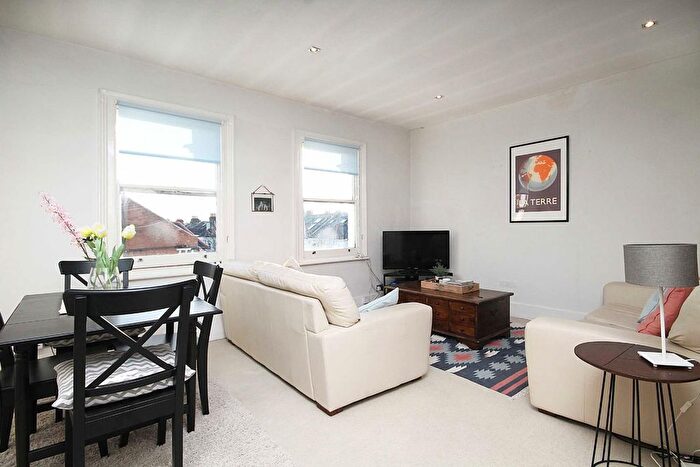 1 Bedroom Flat To Rent In Bishops Road, Fulham, SW6