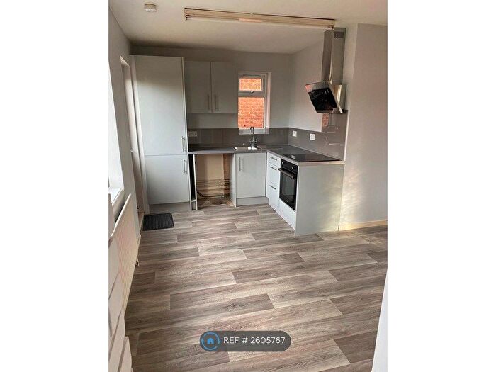 1 Bedroom Flat To Rent In The Drive, Rochford, SS4