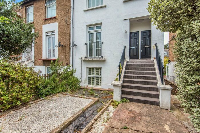 1 Bedroom Flat To Rent In Hounslow, Hounslow, TW3