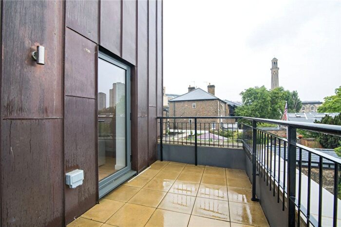 1 Bedroom Flat To Rent In Q House, Kew Bridge Road, TW8