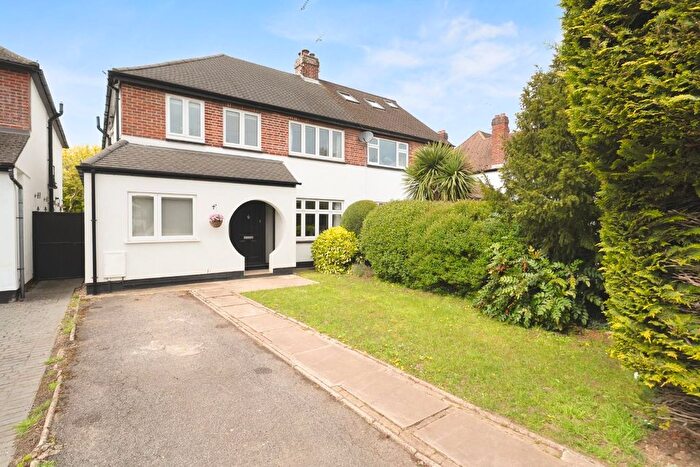 4 Bedroom Semi Detached House For Sale In Lawn Close, Datchet, Slough, SL3