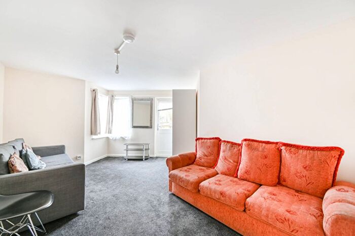 1 Bedroom Flat To Rent In Exeter Road, Mapesbury Estate, London, NW2