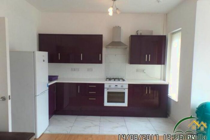 3 Bedroom Flat To Rent In Claude Place, Roath, Cardiff CF24