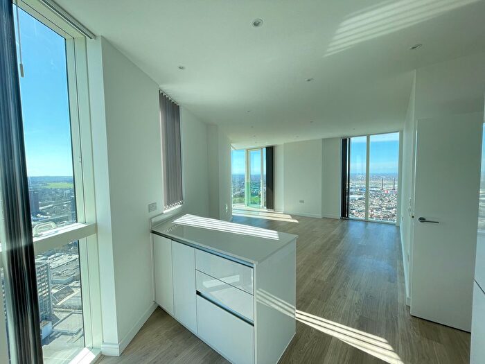 2 Bedroom Flat To Rent In Saffron Central Square, Croydon, CR0