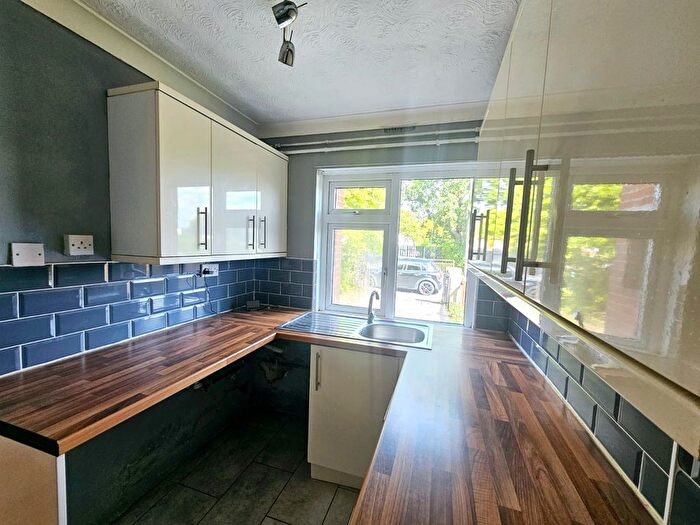 3 Bedroom Property To Rent In Honeysuckle Road, Southampton, SO16