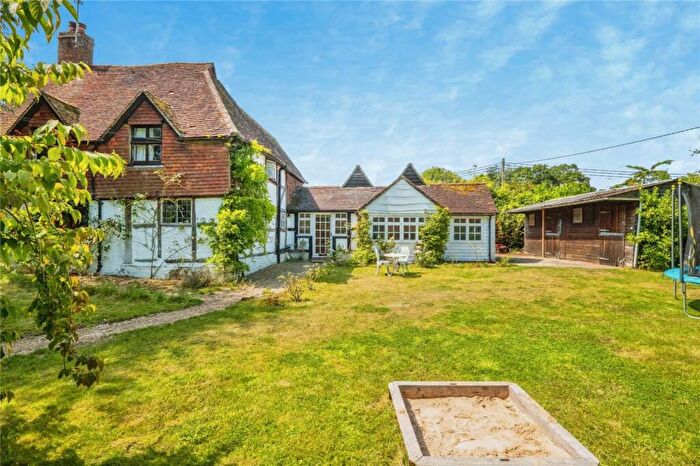 3 Bedroom Detached House To Rent In Midhurst, West Sussex, GU29