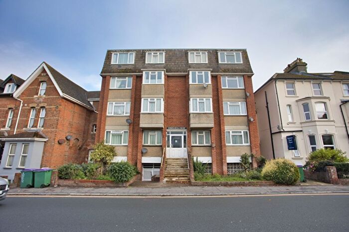 2 Bedroom Flat For Sale In Cheriton Road, Folkestone, Kent, CT20