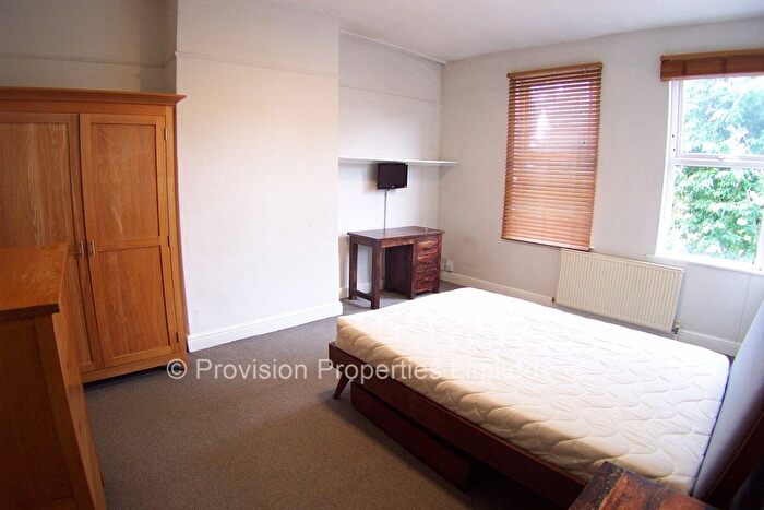 6 Bedroom Terraced House To Rent In Consort Terrace, Hyde Park, Leeds, LS3