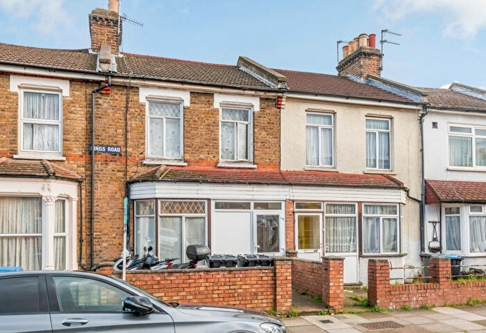 4 Bedroom Terraced House For Sale In Kings Road, London, N18