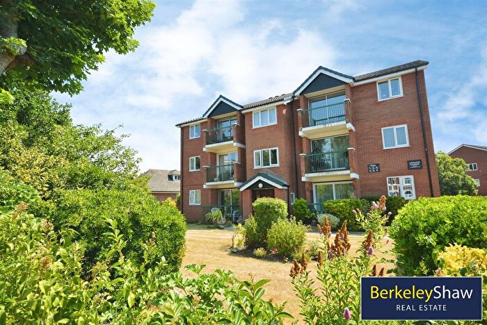 3 Bedroom Flat For Sale In Lancaster Road, Southport, PR8