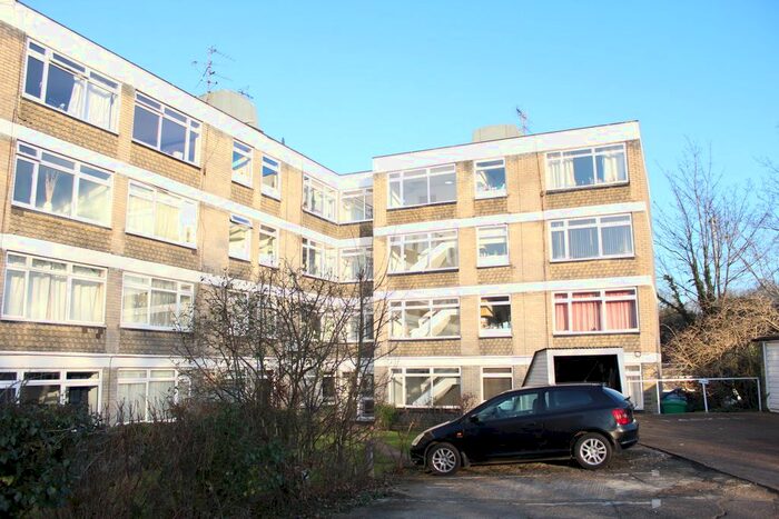 Studio To Rent In St. Marks Hill, Surbiton, KT6