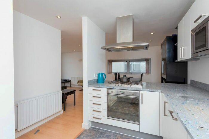 2 Bedroom Flat To Rent In College Road, Harrow, HA1