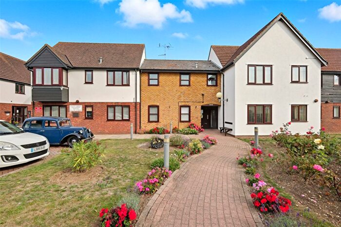 1 Bedroom Flat For Sale In High Street, Great Wakering, Southend-On-Sea, Essex, SS3