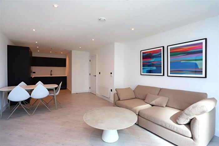 1 Bedroom Flat To Rent In Trinity Way, Manchester, M3