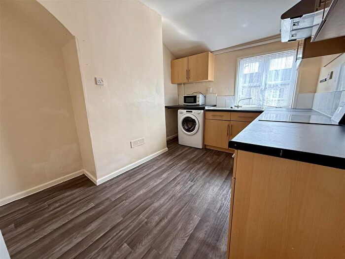 1 Bedroom Flat For Sale In Oxford Street, Swindon, SN1