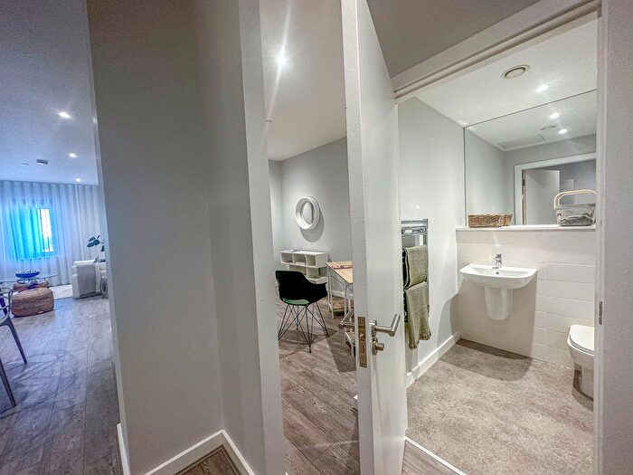 1 Bedroom Flat For Sale In Sky Gardens, Liverpool, L22