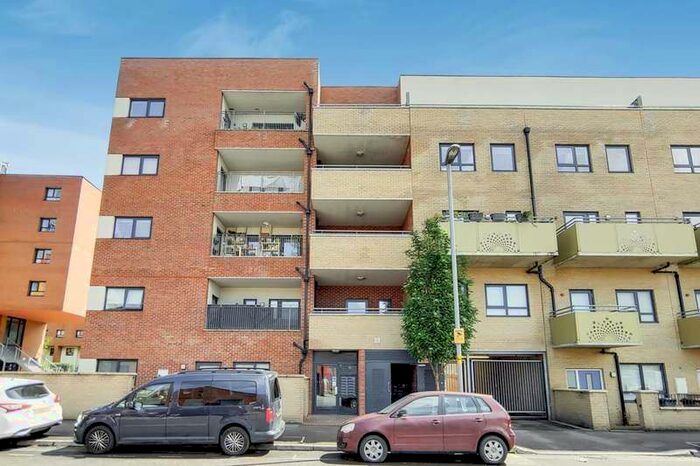 2 Bedroom Flat To Rent In Sutherland Road, Walthamstow And Surrounding Areas, E17