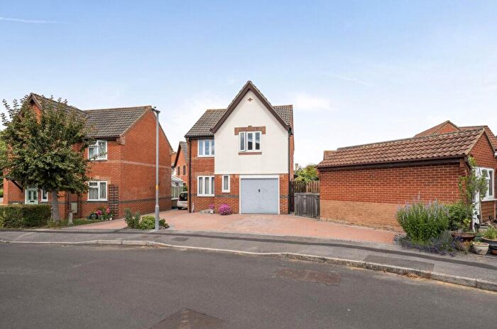 3 Bedroom House For Sale In Hillbourne Close, Warminster, BA12