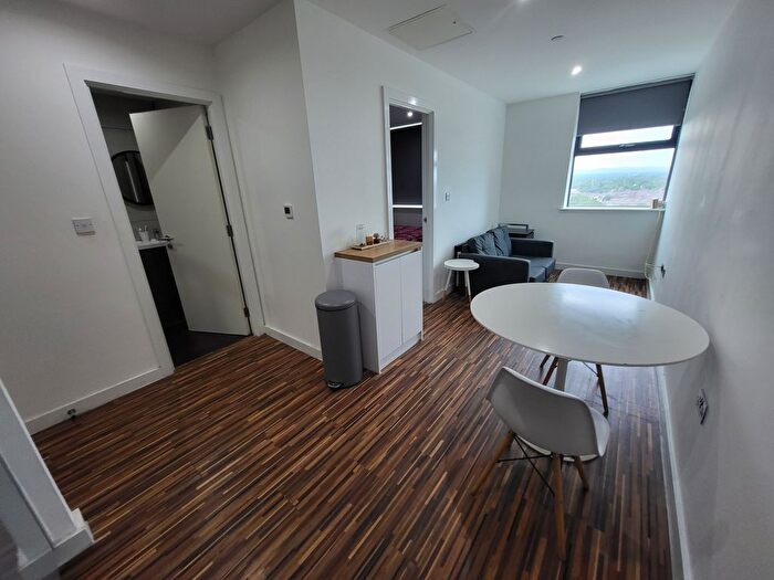 1 Bedroom Flat To Rent In West Point, Chester Road, Manchester. Qm, M16
