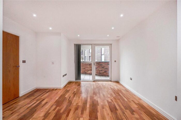 1 Bedroom Apartment To Rent In Tabernacle Gardens, London, E2